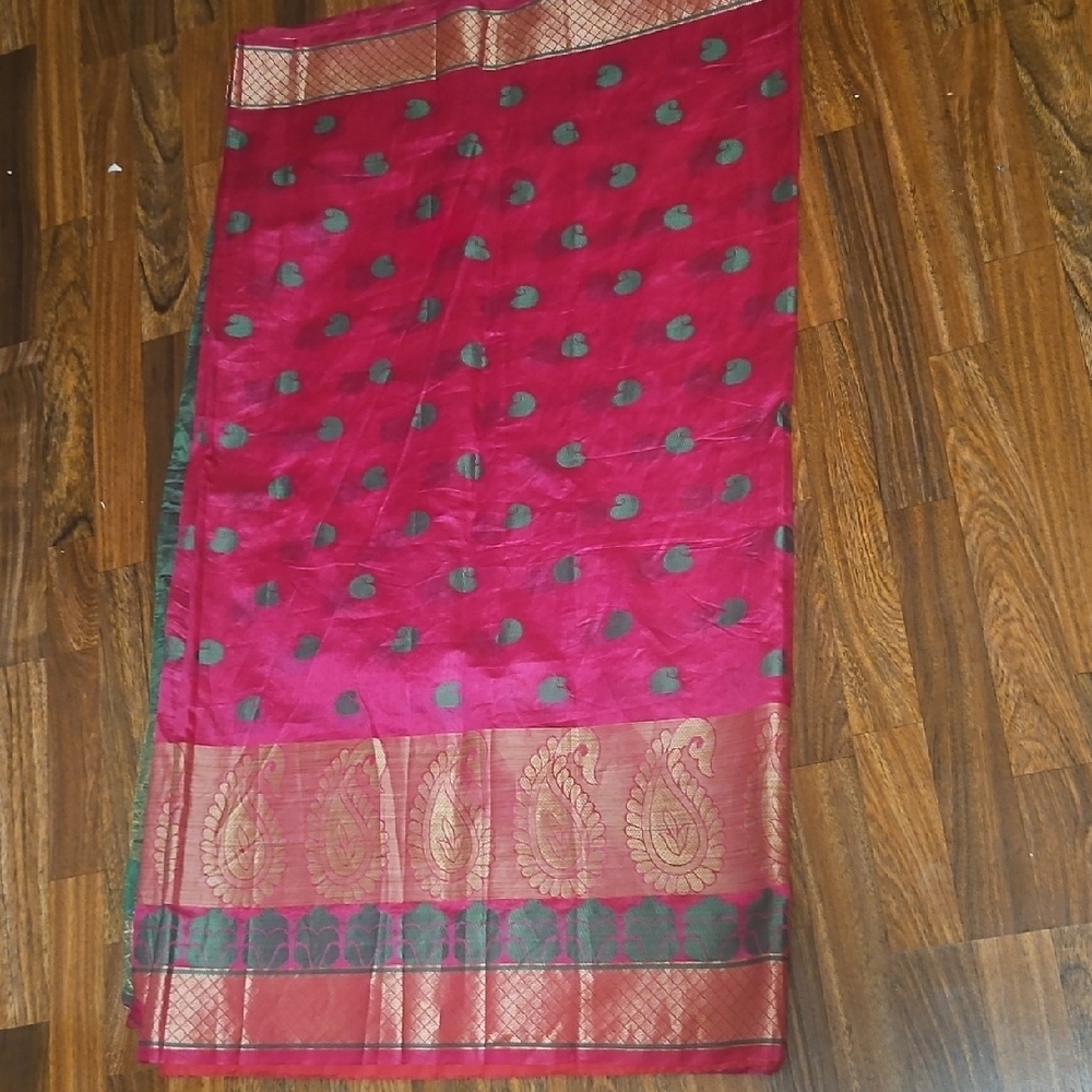 Elegant Pink and Gold Saree